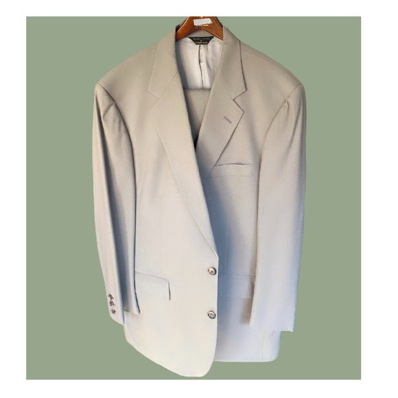 Southwick Men's 2 piece suit.light gray summer weight wool suit.43R